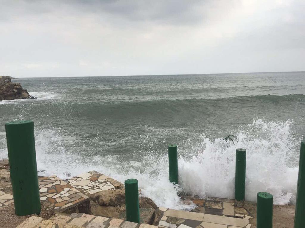 Holiday Suites Hotel & Beach Resort Jounieh Exterior foto