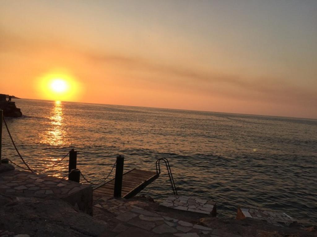 Holiday Suites Hotel & Beach Resort Jounieh Exterior foto