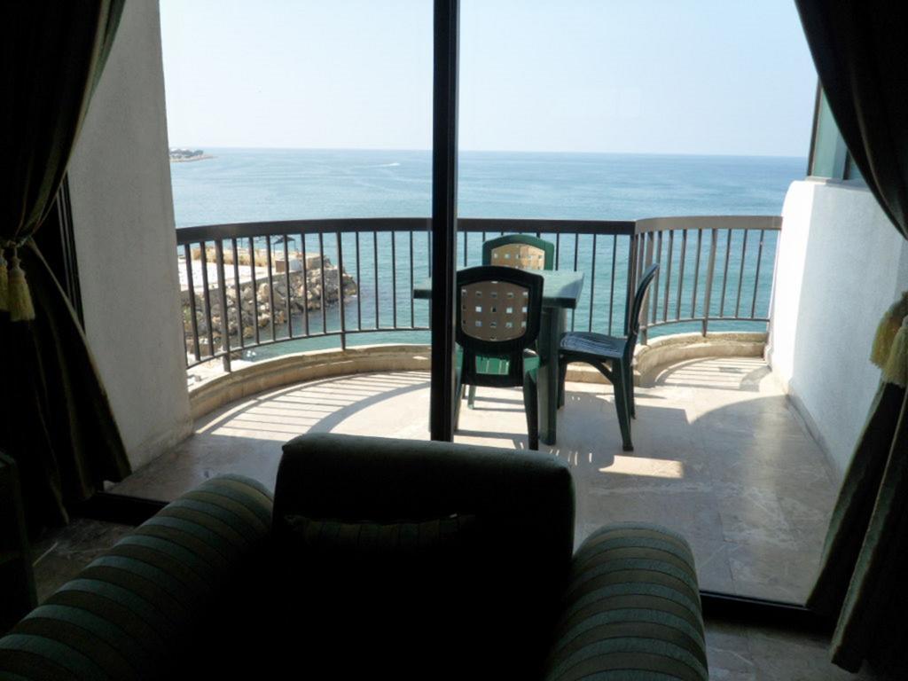 Holiday Suites Hotel & Beach Resort Jounieh Cameră foto