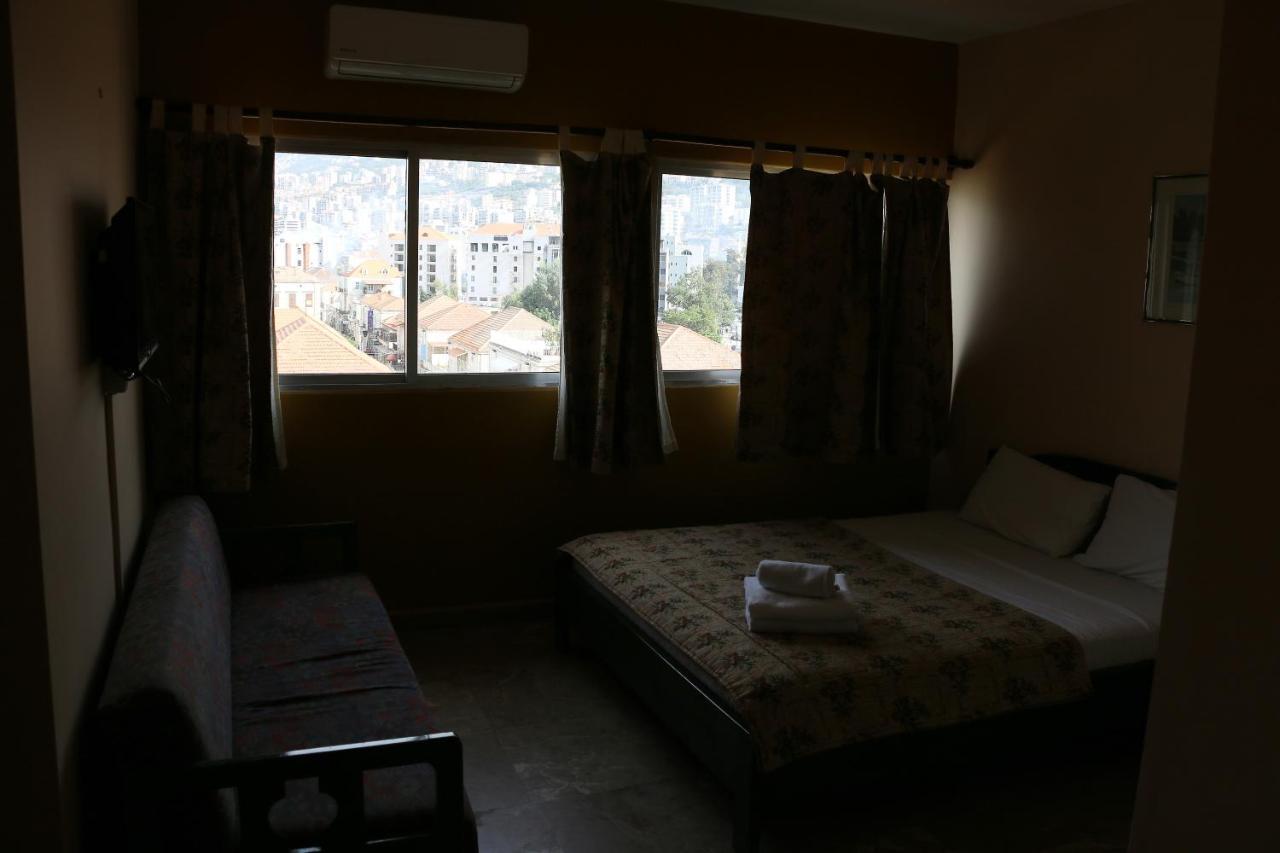 Holiday Suites Hotel & Beach Resort Jounieh Exterior foto