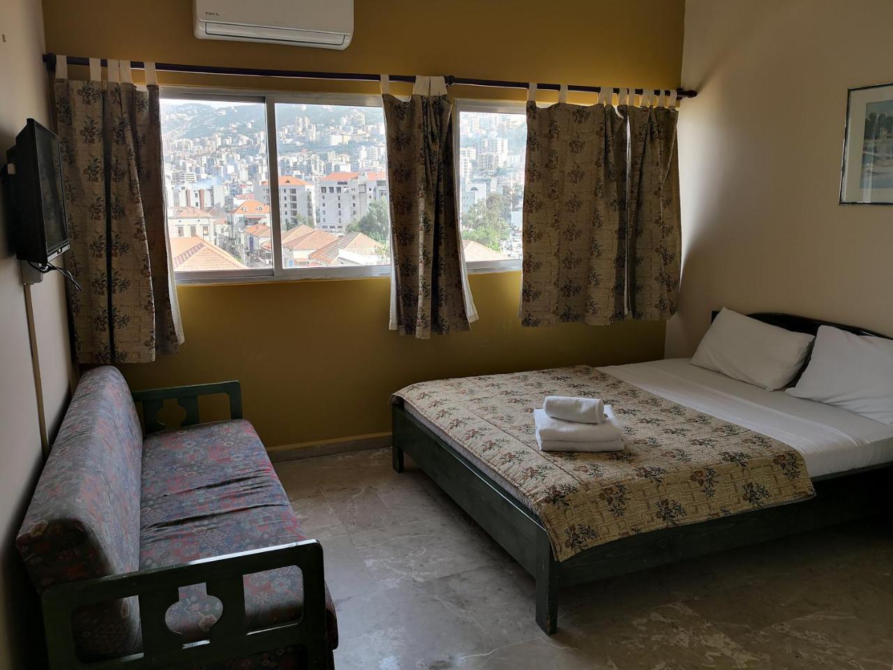 Holiday Suites Hotel & Beach Resort Jounieh Exterior foto