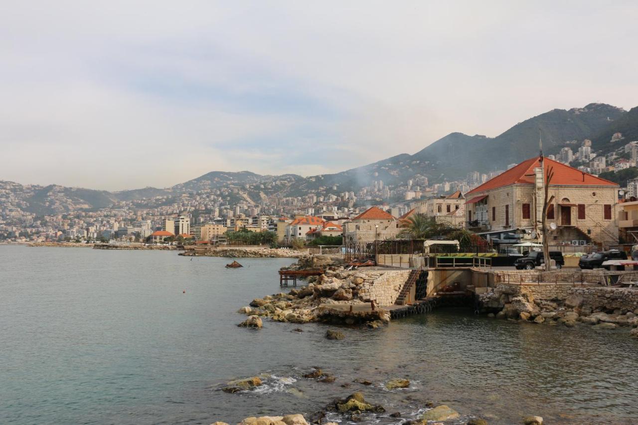 Holiday Suites Hotel & Beach Resort Jounieh Exterior foto