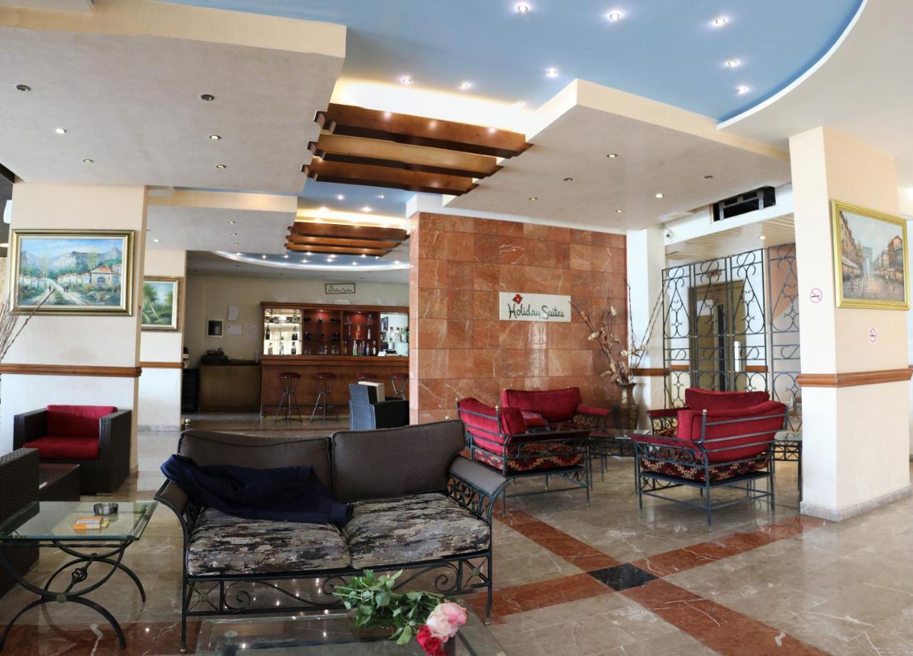 Holiday Suites Hotel & Beach Resort Jounieh Exterior foto