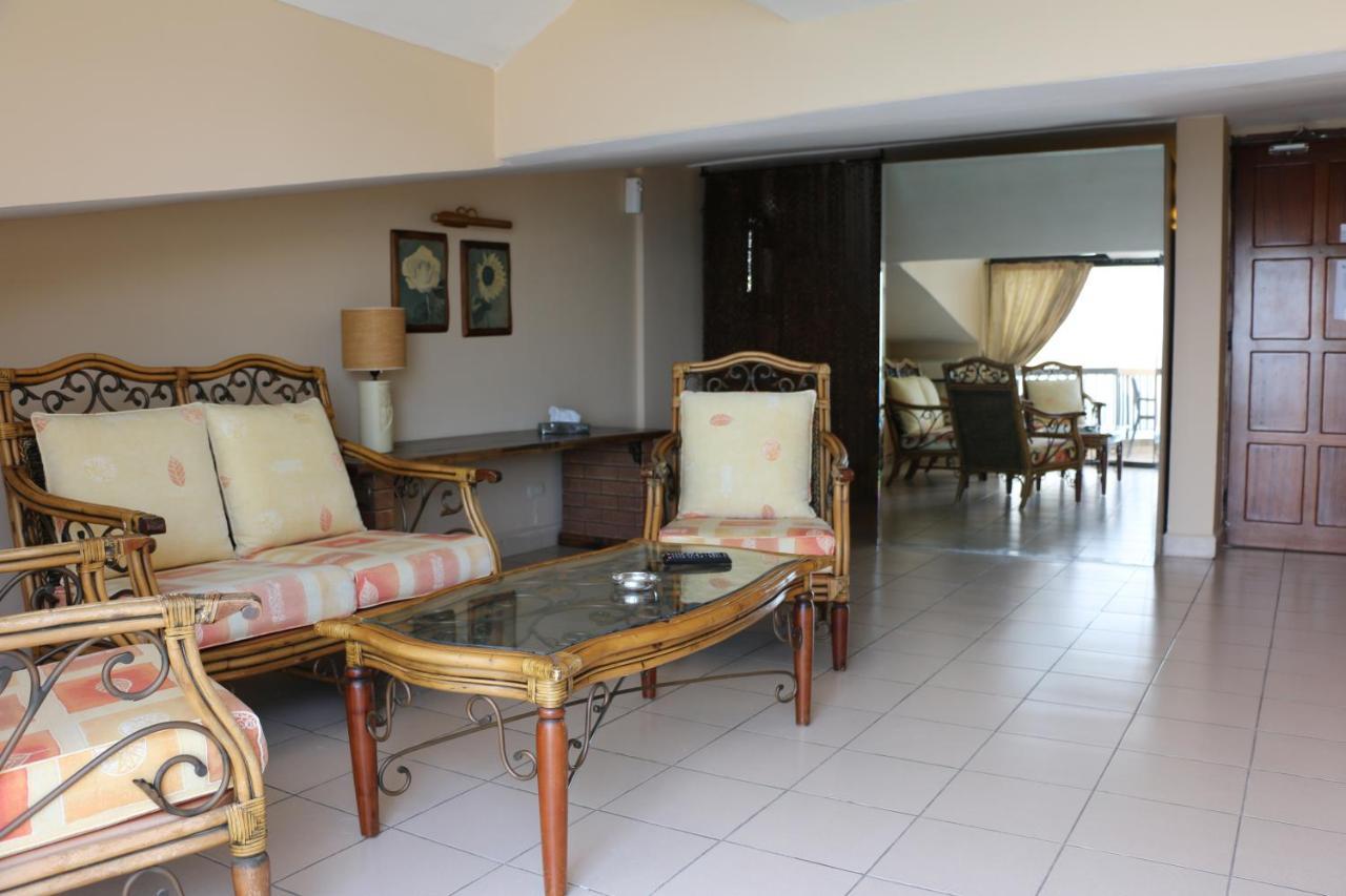Holiday Suites Hotel & Beach Resort Jounieh Exterior foto